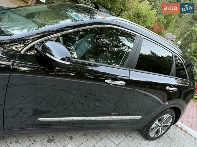 Черный Киа Niro, объемом двигателя 0 л и пробегом 123 тыс. км за 18199 $, фото 15 на Automoto.ua