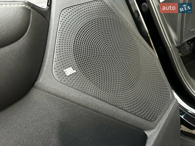 Чорний Кіа Niro, об'ємом двигуна 0 л та пробігом 51 тис. км за 21500 $, фото 51 на Automoto.ua