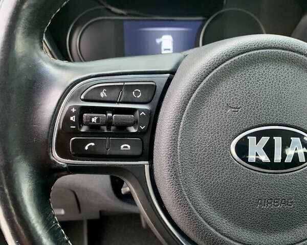 Черный Киа Niro, объемом двигателя 0 л и пробегом 94 тыс. км за 17900 $, фото 88 на Automoto.ua