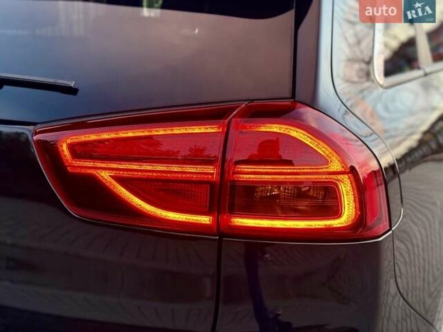 Черный Киа Niro, объемом двигателя 0 л и пробегом 89 тыс. км за 19350 $, фото 36 на Automoto.ua