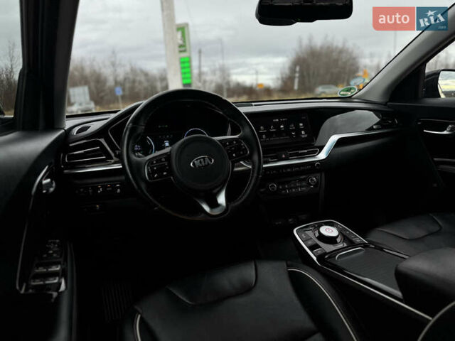 Черный Киа Niro, объемом двигателя 0 л и пробегом 101 тыс. км за 19100 $, фото 43 на Automoto.ua