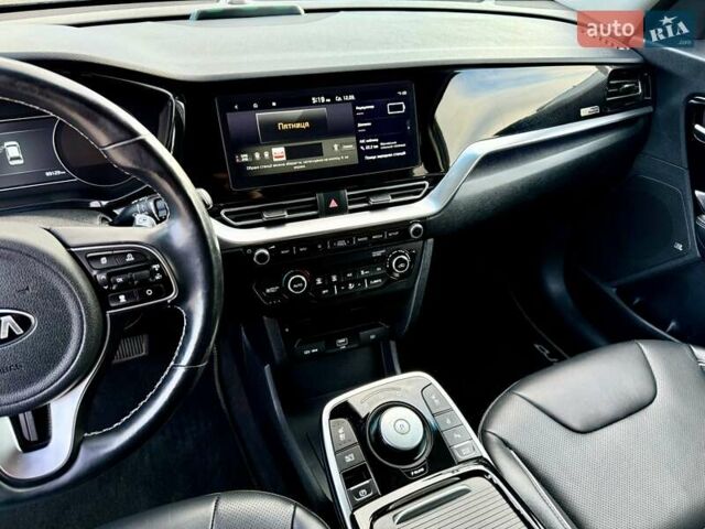 Черный Киа Niro, объемом двигателя 0 л и пробегом 89 тыс. км за 19350 $, фото 56 на Automoto.ua