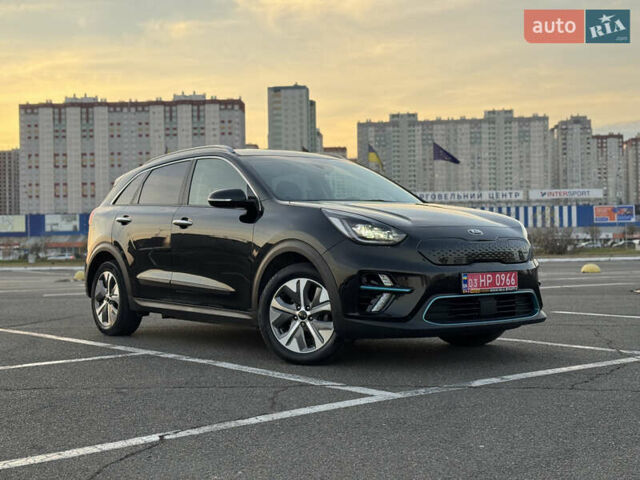 Чорний Кіа Niro, об'ємом двигуна 0 л та пробігом 155 тис. км за 20300 $, фото 81 на Automoto.ua