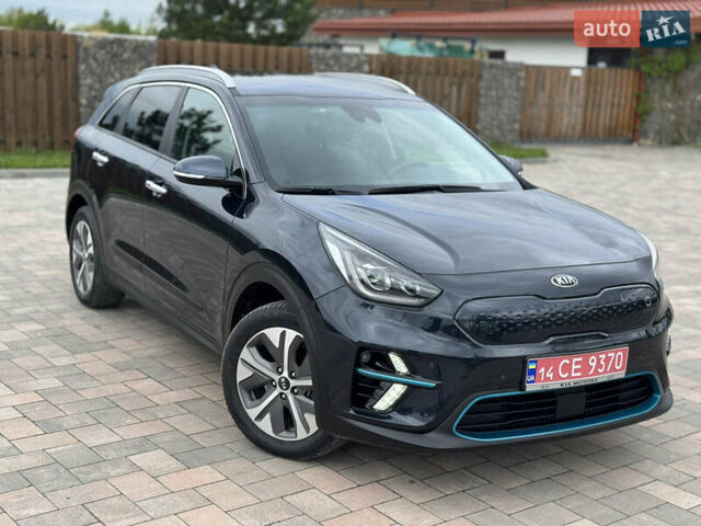 Черный Киа Niro, объемом двигателя 0 л и пробегом 96 тыс. км за 20999 $, фото 6 на Automoto.ua