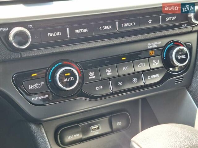 Черный Киа Niro, объемом двигателя 1.58 л и пробегом 112 тыс. км за 19700 $, фото 39 на Automoto.ua