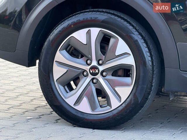 Чорний Кіа Niro, об'ємом двигуна 0 л та пробігом 84 тис. км за 19200 $, фото 11 на Automoto.ua