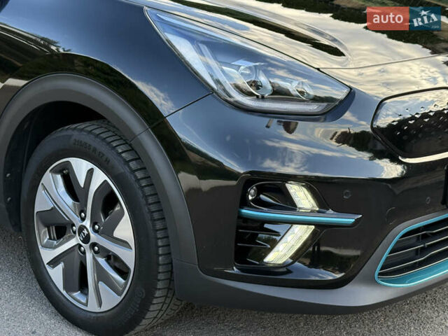 Черный Киа Niro, объемом двигателя 0 л и пробегом 82 тыс. км за 19300 $, фото 7 на Automoto.ua