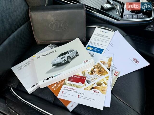 Черный Киа Niro, объемом двигателя 0 л и пробегом 89 тыс. км за 19350 $, фото 81 на Automoto.ua
