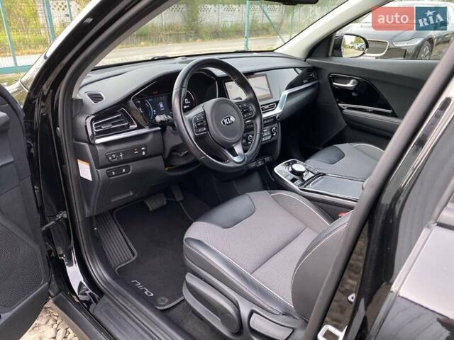 Черный Киа Niro, объемом двигателя 0 л и пробегом 96 тыс. км за 20600 $, фото 24 на Automoto.ua