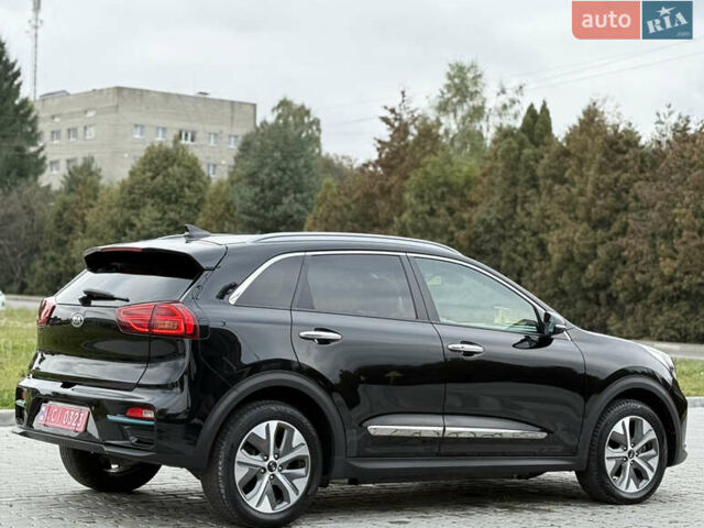 Черный Киа Niro, объемом двигателя 0 л и пробегом 80 тыс. км за 19650 $, фото 162 на Automoto.ua
