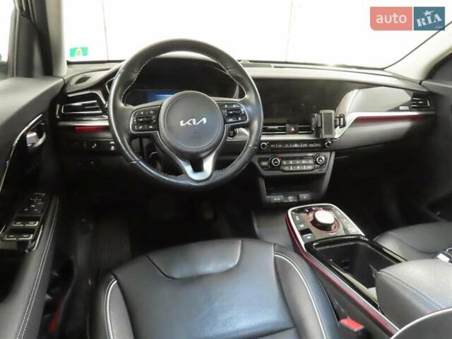Черный Киа Niro, объемом двигателя 0 л и пробегом 130 тыс. км за 19999 $, фото 7 на Automoto.ua