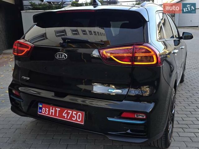 Чорний Кіа Niro, об'ємом двигуна 0 л та пробігом 141 тис. км за 18999 $, фото 8 на Automoto.ua