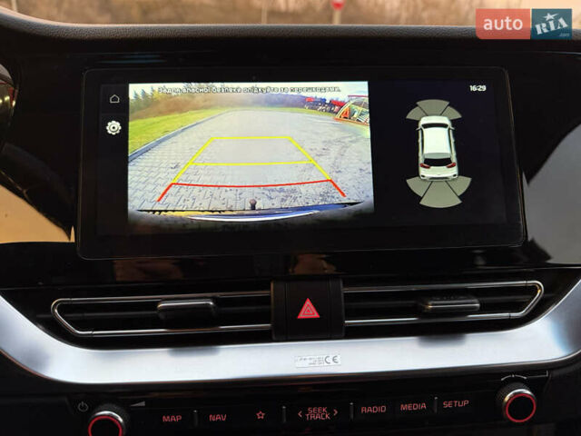 Чорний Кіа Niro, об'ємом двигуна 0 л та пробігом 78 тис. км за 19300 $, фото 25 на Automoto.ua
