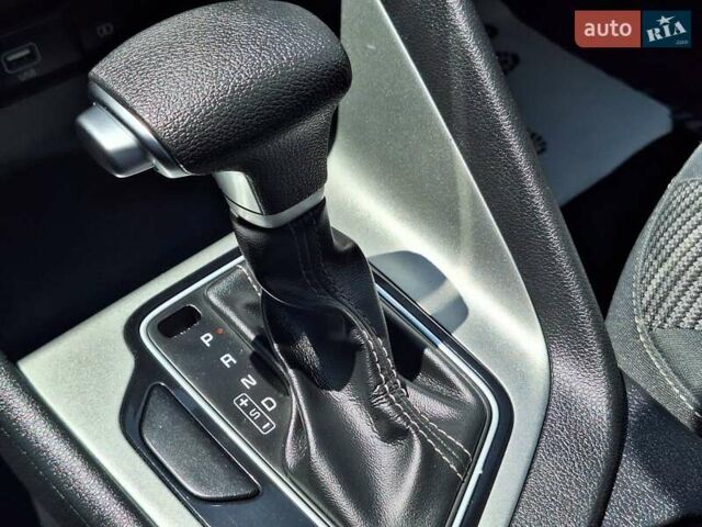 Черный Киа Niro, объемом двигателя 1.58 л и пробегом 112 тыс. км за 19700 $, фото 40 на Automoto.ua