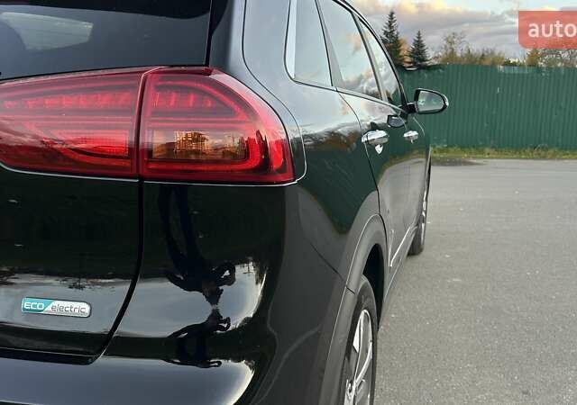 Черный Киа Niro, объемом двигателя 0 л и пробегом 121 тыс. км за 18999 $, фото 17 на Automoto.ua