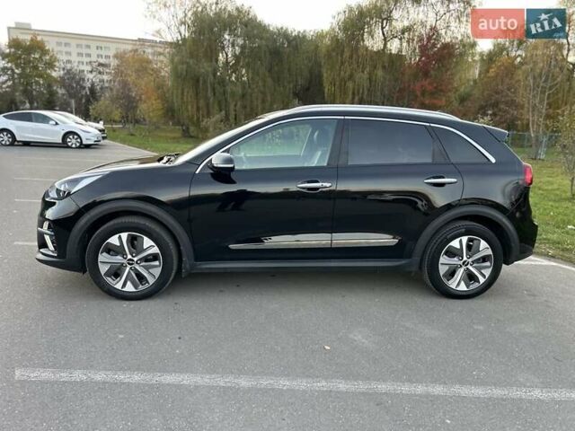 Черный Киа Niro, объемом двигателя 0 л и пробегом 121 тыс. км за 18999 $, фото 6 на Automoto.ua
