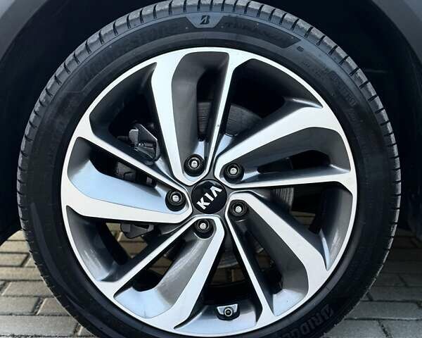 Черный Киа Niro, объемом двигателя 0 л и пробегом 89 тыс. км за 19350 $, фото 39 на Automoto.ua