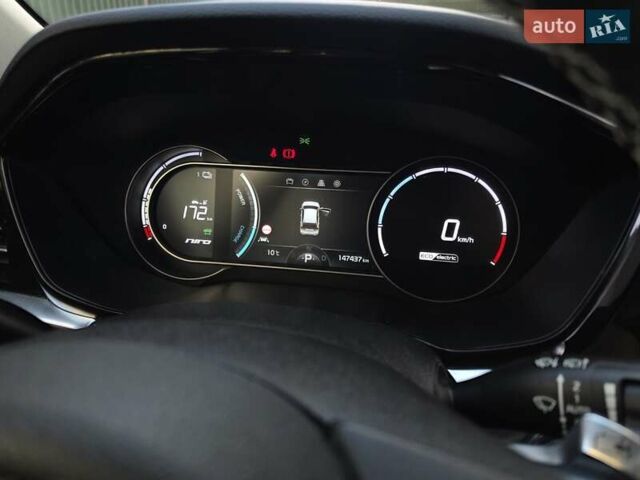 Чорний Кіа Niro, об'ємом двигуна 0 л та пробігом 141 тис. км за 18999 $, фото 39 на Automoto.ua