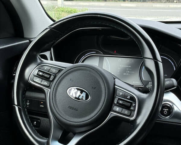 Черный Киа Niro, объемом двигателя 0 л и пробегом 80 тыс. км за 19890 $, фото 87 на Automoto.ua