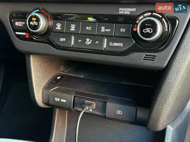 Черный Киа Niro, объемом двигателя 0 л и пробегом 78 тыс. км за 17999 $, фото 31 на Automoto.ua