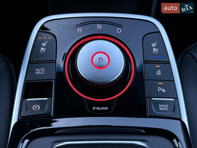 Чорний Кіа Niro, об'ємом двигуна 0 л та пробігом 88 тис. км за 24900 $, фото 79 на Automoto.ua