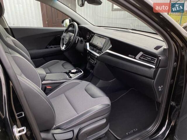 Черный Киа Niro, объемом двигателя 0 л и пробегом 96 тыс. км за 20600 $, фото 70 на Automoto.ua