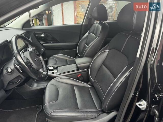 Черный Киа Niro, объемом двигателя 0 л и пробегом 150 тыс. км за 19800 $, фото 25 на Automoto.ua