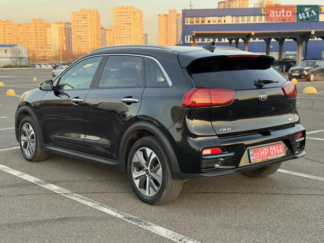 Чорний Кіа Niro, об'ємом двигуна 0 л та пробігом 155 тис. км за 20300 $, фото 17 на Automoto.ua