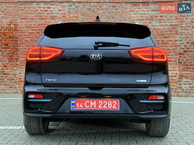 Чорний Кіа Niro, об'ємом двигуна 0 л та пробігом 138 тис. км за 19750 $, фото 30 на Automoto.ua