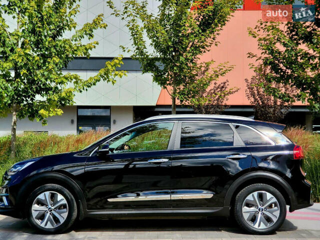 Чорний Кіа Niro, об'ємом двигуна 0 л та пробігом 139 тис. км за 18999 $, фото 4 на Automoto.ua