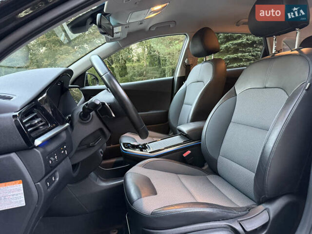 Чорний Кіа Niro, об'ємом двигуна 0 л та пробігом 123 тис. км за 17899 $, фото 30 на Automoto.ua