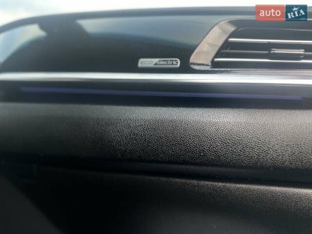 Чорний Кіа Niro, об'ємом двигуна 0 л та пробігом 117 тис. км за 18870 $, фото 43 на Automoto.ua