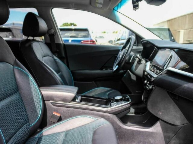 Чорний Кіа Niro, об'ємом двигуна 0 л та пробігом 16 тис. км за 6500 $, фото 5 на Automoto.ua