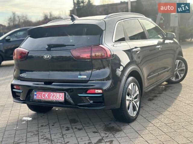 Чорний Кіа Niro, об'ємом двигуна 0 л та пробігом 117 тис. км за 18870 $, фото 14 на Automoto.ua
