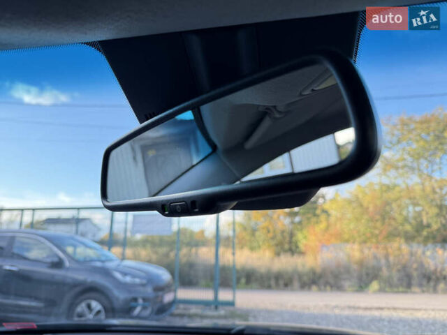 Чорний Кіа Niro, об'ємом двигуна 0 л та пробігом 88 тис. км за 24900 $, фото 48 на Automoto.ua