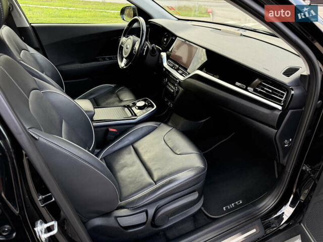 Чорний Кіа Niro, об'ємом двигуна 0 л та пробігом 84 тис. км за 19200 $, фото 26 на Automoto.ua