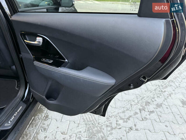 Чорний Кіа Niro, об'ємом двигуна 0 л та пробігом 78 тис. км за 19300 $, фото 15 на Automoto.ua