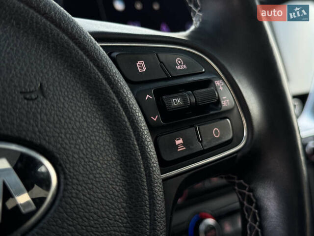 Чорний Кіа Niro, об'ємом двигуна 0 л та пробігом 155 тис. км за 20300 $, фото 34 на Automoto.ua