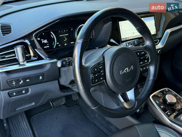 Черный Киа Niro, объемом двигателя 0 л и пробегом 78 тыс. км за 17999 $, фото 9 на Automoto.ua