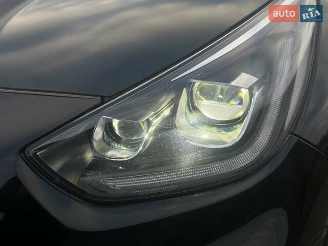 Чорний Кіа Niro, об'ємом двигуна 0 л та пробігом 117 тис. км за 18870 $, фото 19 на Automoto.ua