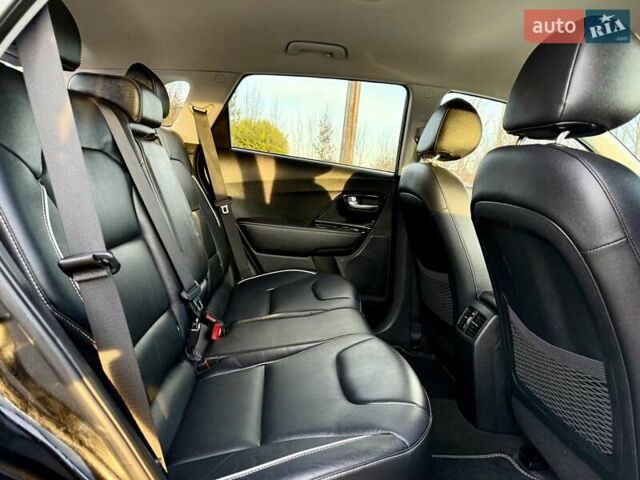 Черный Киа Niro, объемом двигателя 0 л и пробегом 89 тыс. км за 19350 $, фото 85 на Automoto.ua