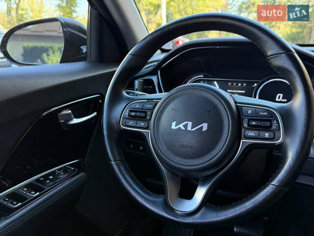 Черный Киа Niro, объемом двигателя 0 л и пробегом 78 тыс. км за 17999 $, фото 19 на Automoto.ua