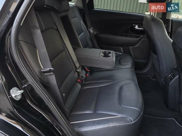 Чорний Кіа Niro, об'ємом двигуна 0 л та пробігом 141 тис. км за 18999 $, фото 34 на Automoto.ua