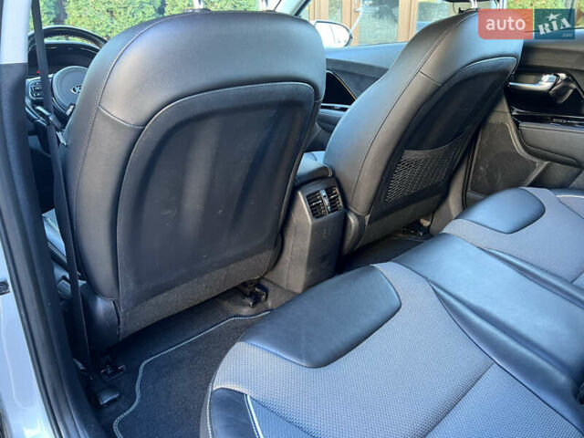 Черный Киа Niro, объемом двигателя 0 л и пробегом 88 тыс. км за 18500 $, фото 29 на Automoto.ua