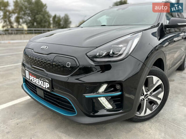 Чорний Кіа Niro, об'ємом двигуна 0 л та пробігом 154 тис. км за 19799 $, фото 7 на Automoto.ua
