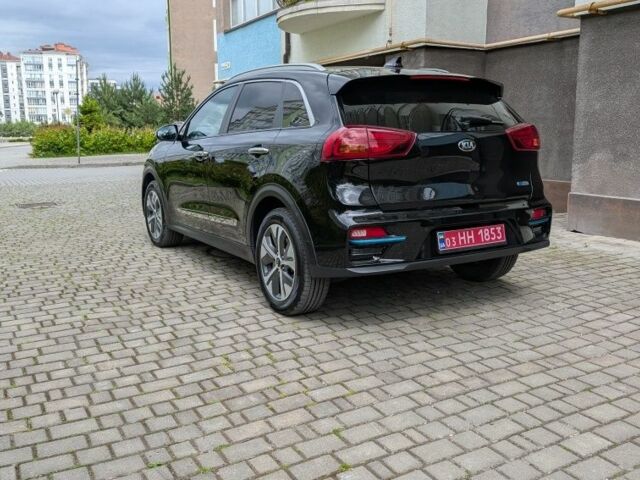 Чорний Кіа Niro, об'ємом двигуна 0 л та пробігом 129 тис. км за 17622 $, фото 2 на Automoto.ua