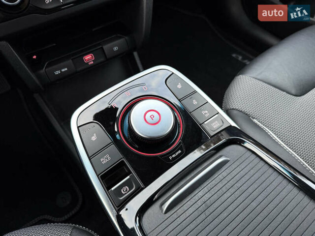Черный Киа Niro, объемом двигателя 0 л и пробегом 80 тыс. км за 21850 $, фото 67 на Automoto.ua