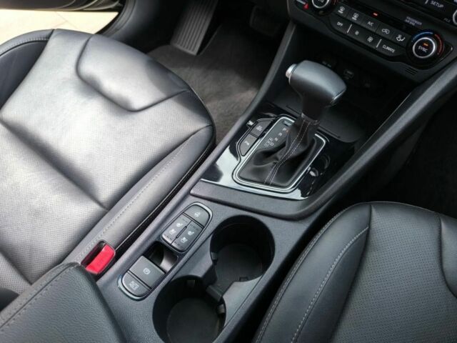 Киа Niro 2021 в Киеве на Automoto.ua Черный Киа Niro, объемом двигателя 1.5 л и пробегом 43 тыс. км за 15000 $, фото 16 на Automoto.ua