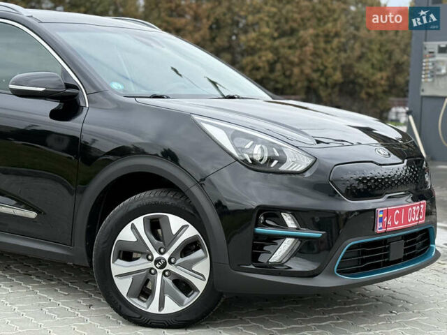 Черный Киа Niro, объемом двигателя 0 л и пробегом 80 тыс. км за 19999 $, фото 137 на Automoto.ua