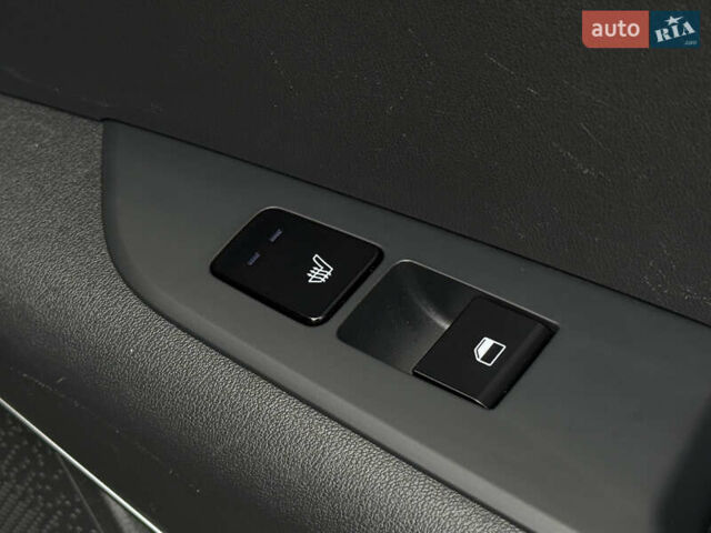 Черный Киа Niro, объемом двигателя 0 л и пробегом 149 тыс. км за 20550 $, фото 44 на Automoto.ua